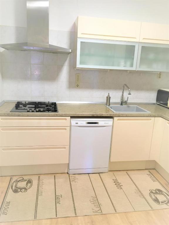 Cosy Apartment On The Beach - كالي المظهر الخارجي الصورة