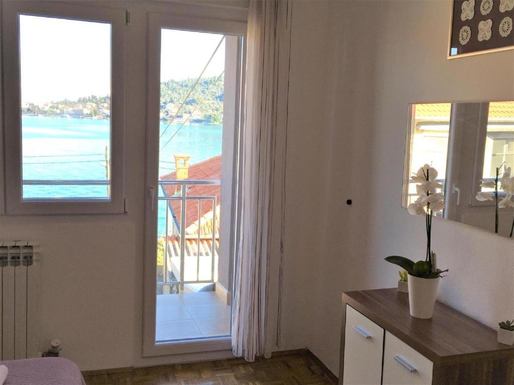 Cosy Apartment On The Beach - كالي المظهر الخارجي الصورة