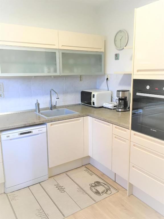Cosy Apartment On The Beach - كالي المظهر الخارجي الصورة